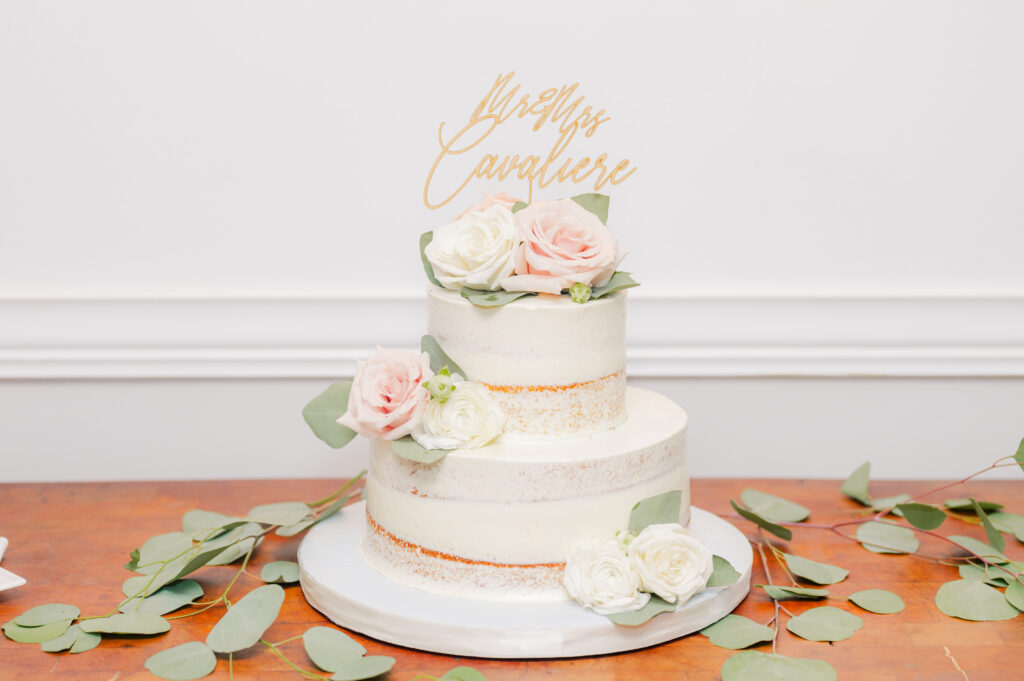 Wedding cake in connecicut by TM Grey Photo
